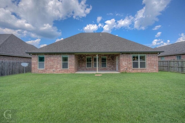 Building Photo - 650 Alder Ln