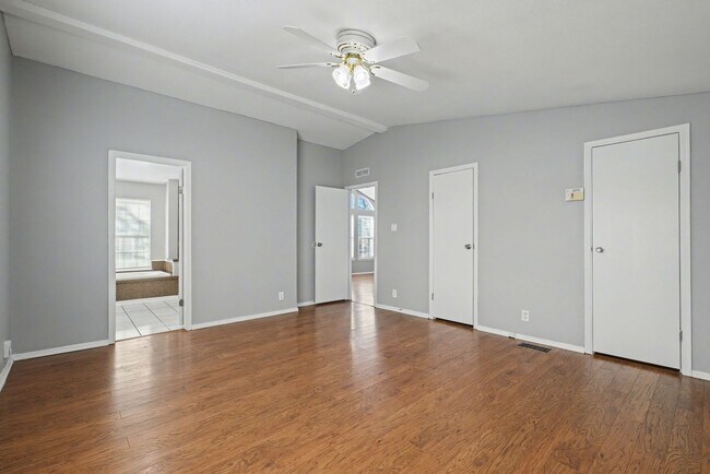 Building Photo - 3-Bed Home with Fireplace, Fenced Yard & Flexible Living Space