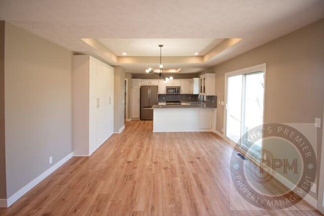 Building Photo - Fall Move in Special $800.00 off Deposit!!...