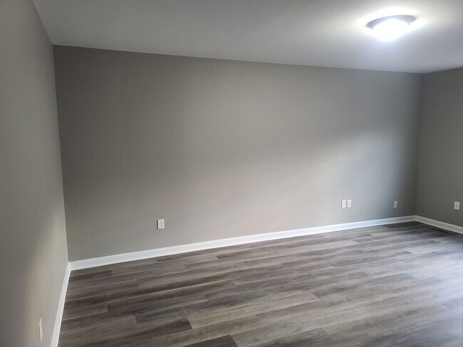 Building Photo - 3 bedroom,  2 1/2 bath town home in Waynesboro PA