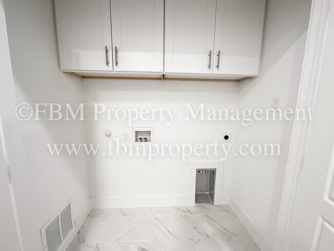 Building Photo - 2610 Kimsey Dr
