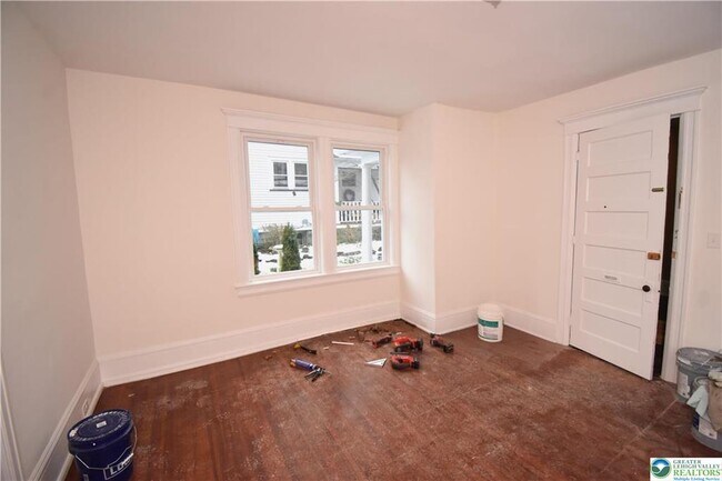 Building Photo - 312 March St