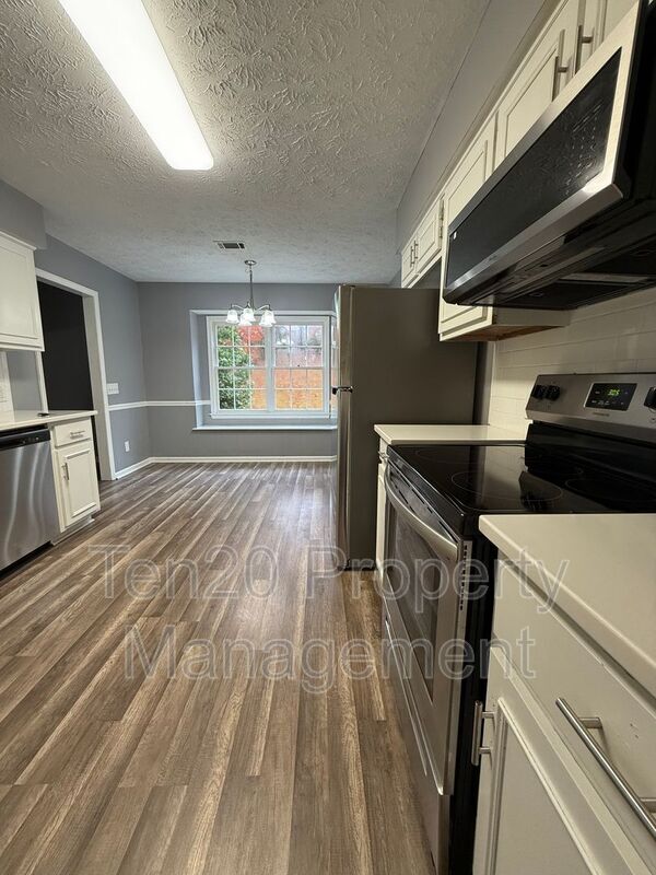 Building Photo - 6118 Abbey Dr