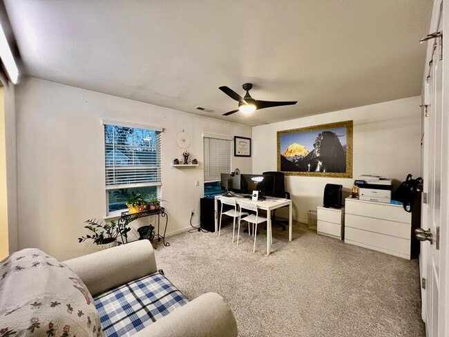 Building Photo - 1404 Reidhaven St