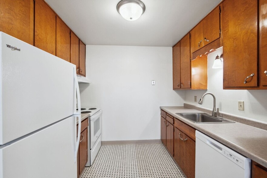 Interior Photo - Rose Mall Apartments