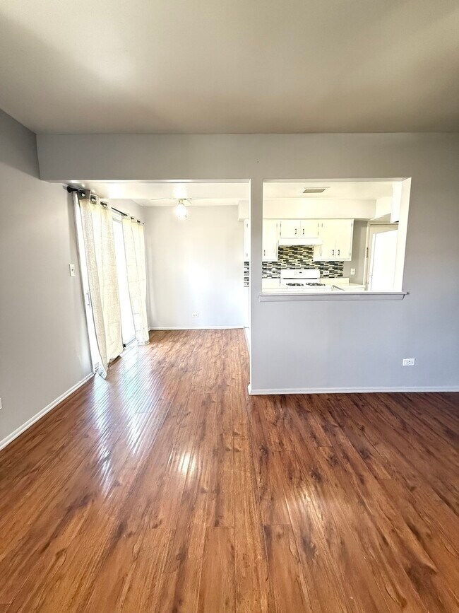 Building Photo - 329 David Ct