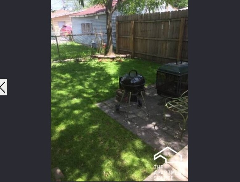 Building Photo - 2937 N Allen Ave