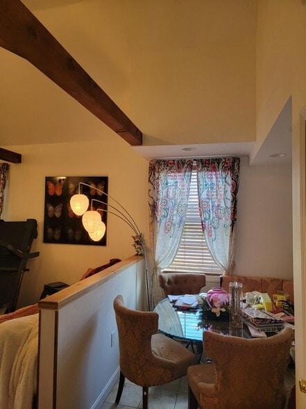 Building Photo - 58 Beech