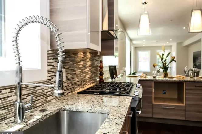 Building Photo - 811-818 8th St NE