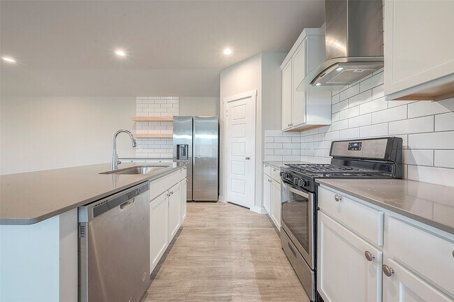 Building Photo - 2920 Gunnersbury Dr