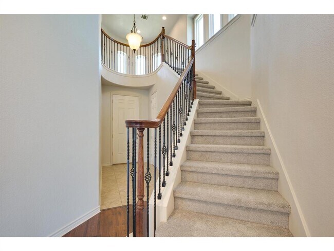 Building Photo - 13925 Fallsprings Way