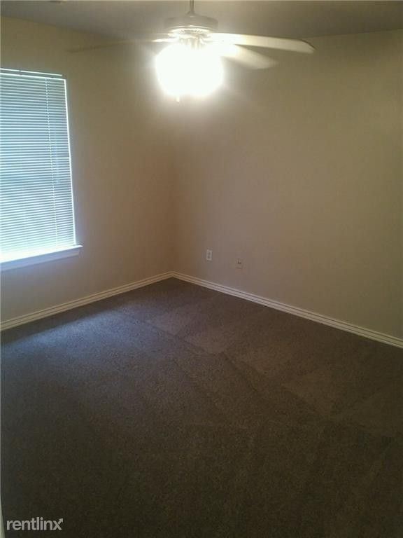 3 br, 2 bath Duplex 234 Graystone Circle 234 Graystone Cir