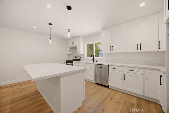 Building Photo - 17024 Parthenia St