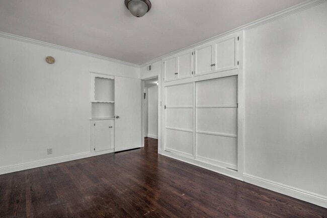 Building Photo - 2 bed + 2 bath in amazing location!!
