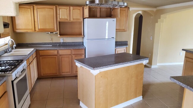 Building Photo - 304 Calle Al Rumbo