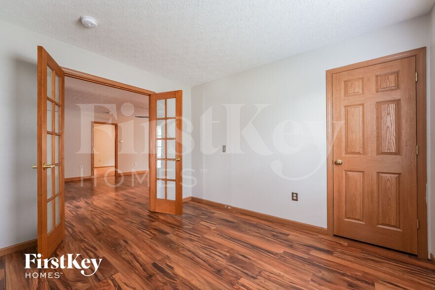 Building Photo - 426 Flat River St