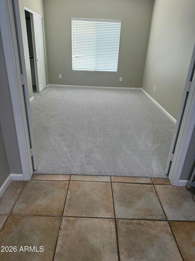 Building Photo - 1217 E Lighthouse Ct