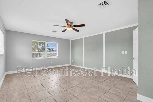 Building Photo - 2006 S Beneva Rd