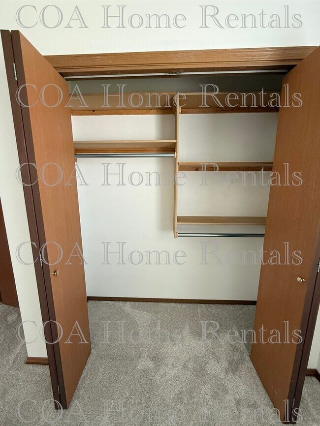 Building Photo - Great West side condo