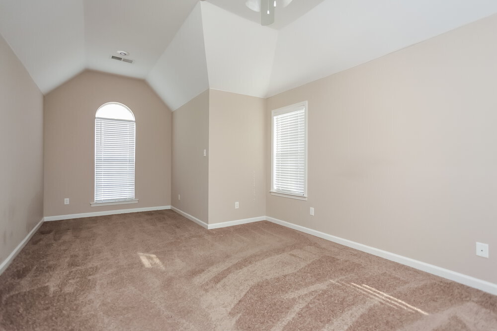 Building Photo - 5837 Stonewall Dr