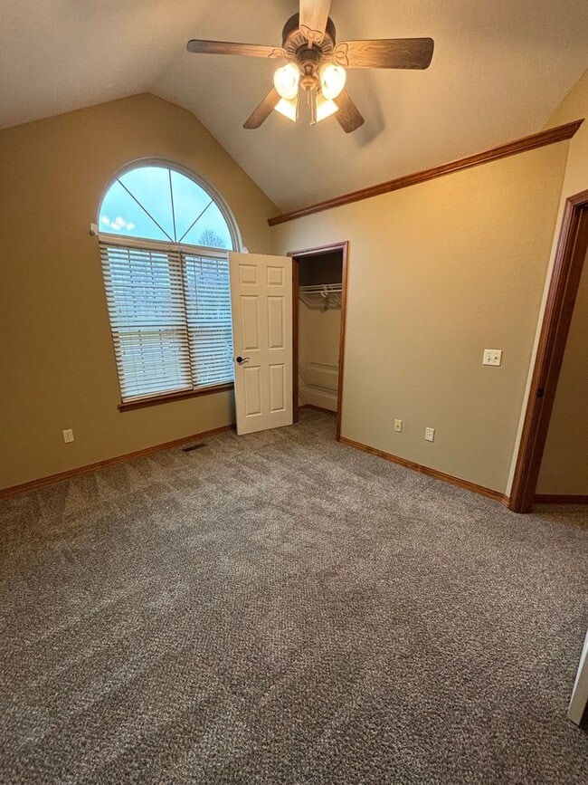 Building Photo - 4 Bed 2 Bath Home in Nixa!!