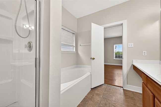 Building Photo - 6247 Settlers Lake Cir E