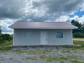 Building Photo - Studio Home located in Rogersville, TN
