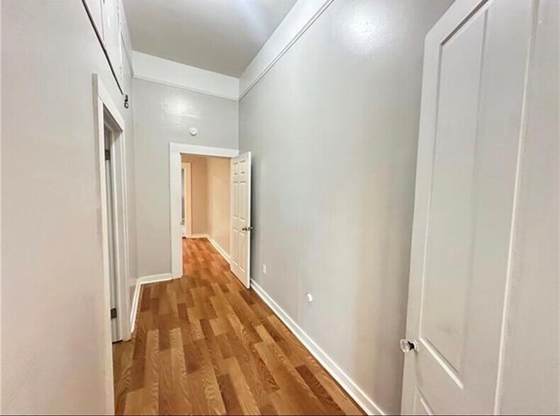 Building Photo - 453 Avenue A