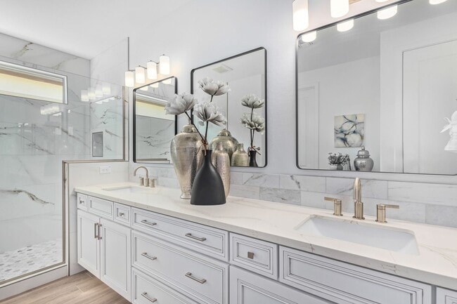 Building Photo - Luxury Rental in Queen Creek - Try Before You Buy