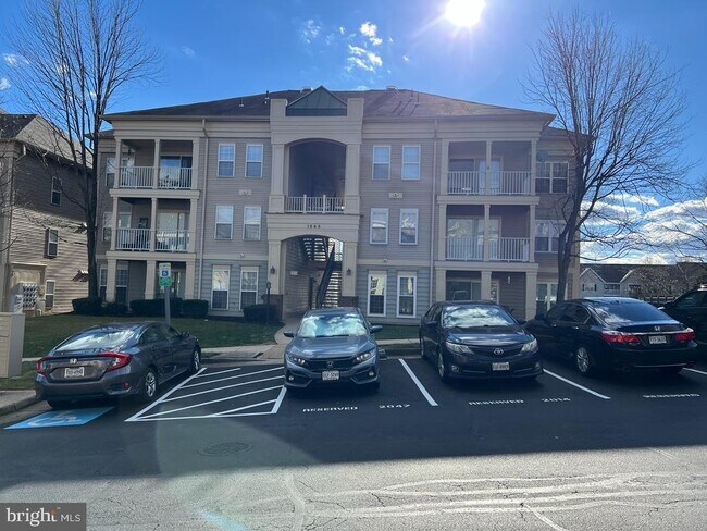 Building Photo - 1060 Gardenview Loop