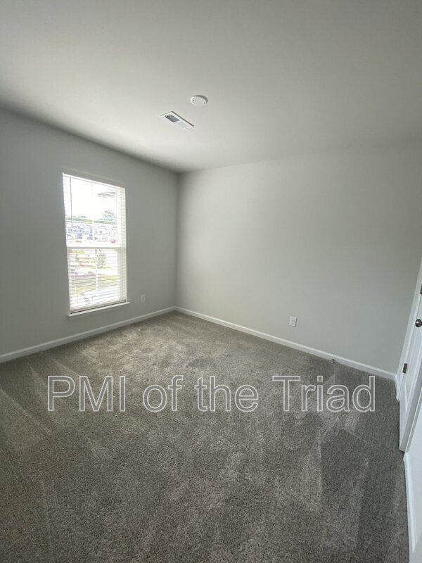 Building Photo - 3005 Mackay Pointe Ln