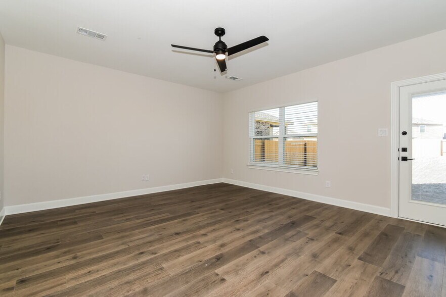 Building Photo - 1300 Princeton Hts Blvd
