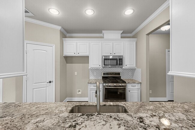 Building Photo - 2034 Que Manor Dr