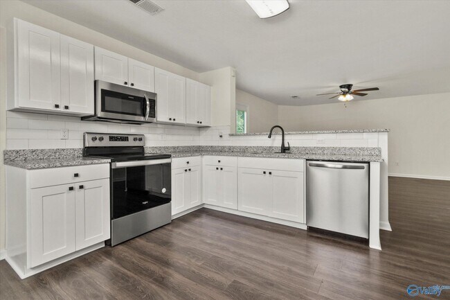 Building Photo - 223 Dormont Dr NE