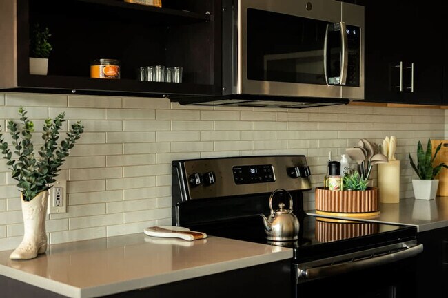 Building Photo - 1229 W 1st Ave