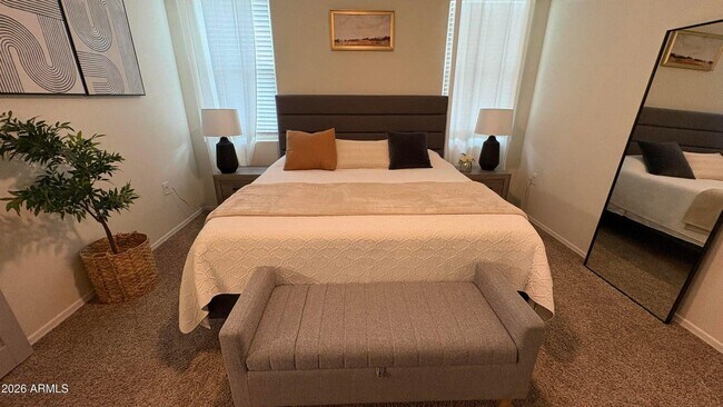 Building Photo - 30998 W Earll Dr