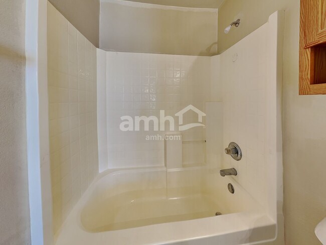 Building Photo - 10778 W Louise Dr