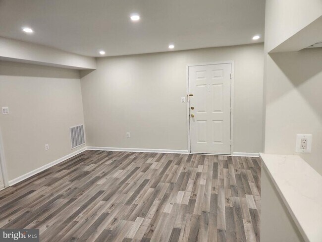 Building Photo - 5700 Olde Mill Ct