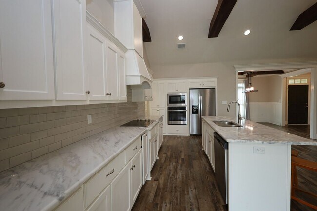 Building Photo - 3973 Valiant Ct