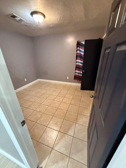 Building Photo - 5341 Breckenwood Dr