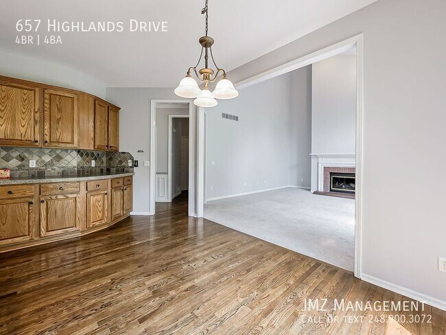 Building Photo - 657 Highlands Dr