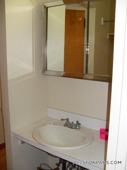 Building Photo - 1110 Commonwealth Ave