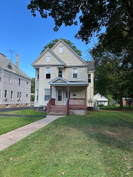 Building Photo - 529 Main St