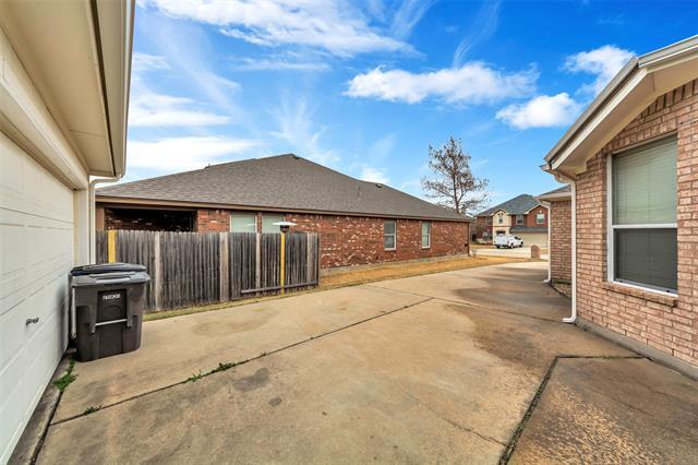 Building Photo - 10209 Fossil Valley Dr