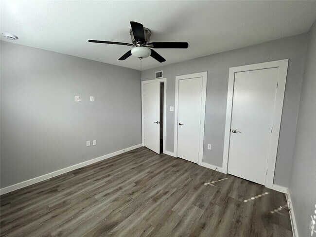 Building Photo - 2810 Beauchamp St