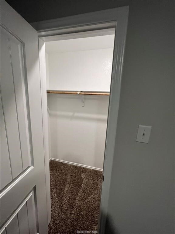 Building Photo - 2427 Dog Leg Ln