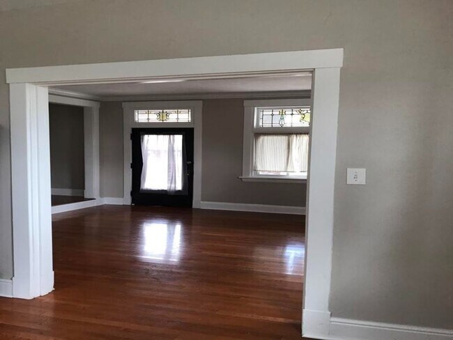 Building Photo - Available June 2026 - Gorgeous Mt. Washington Home w/ Lots of Charm!