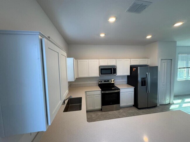 Building Photo - 93 Nine Iron Dr