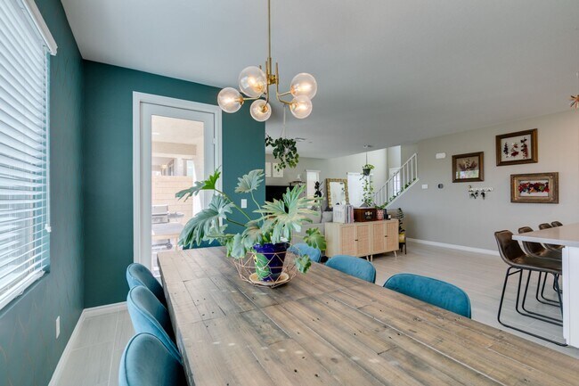 Building Photo - Gated, 4bed + loft with Bedroom and Full bathroom downstairs. Skye Canyon