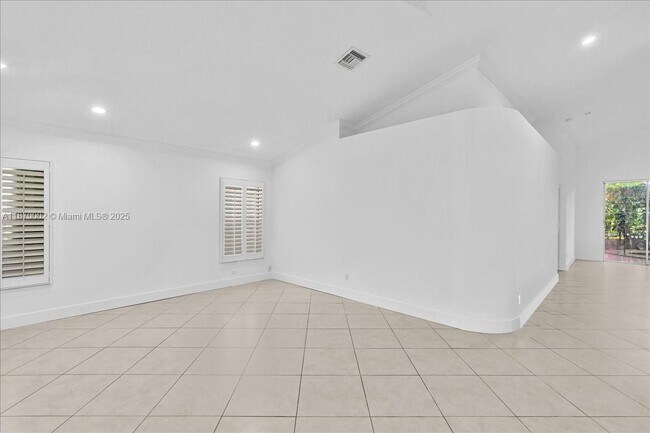 Building Photo - 5650 NW 40th Terrace